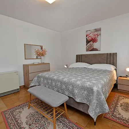 Slavica Vrvari Apartment *