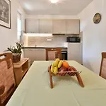 Slavica Vrvari Apartment Porec