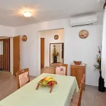 Slavica Vrvari Apartment