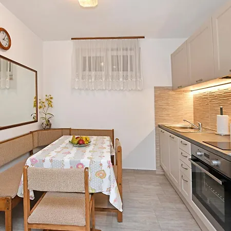 Slavica Vrvari Apartment