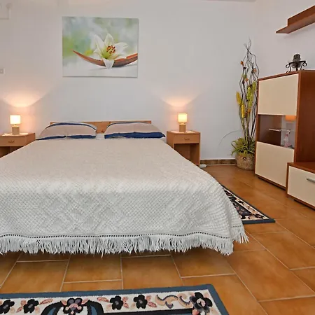 Slavica Vrvari Apartament