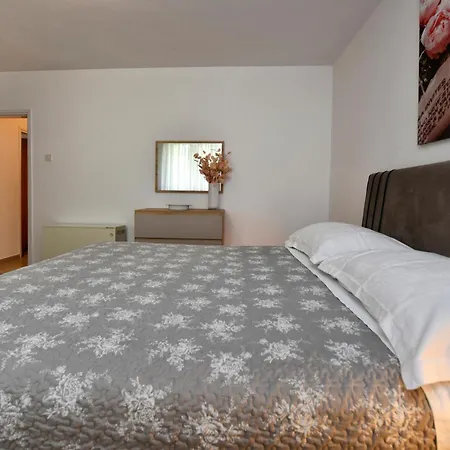 Slavica Vrvari Apartman