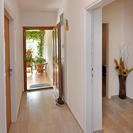 Slavica Vrvari * Porec