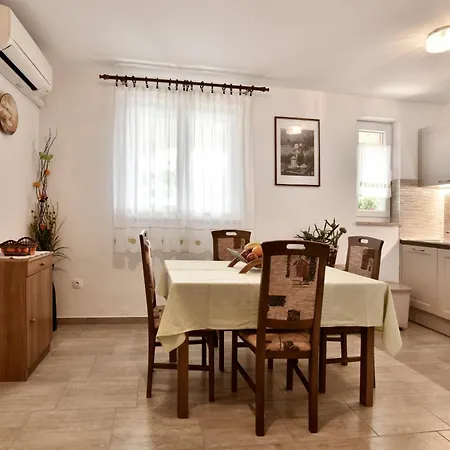 Slavica Vrvari Apartment *