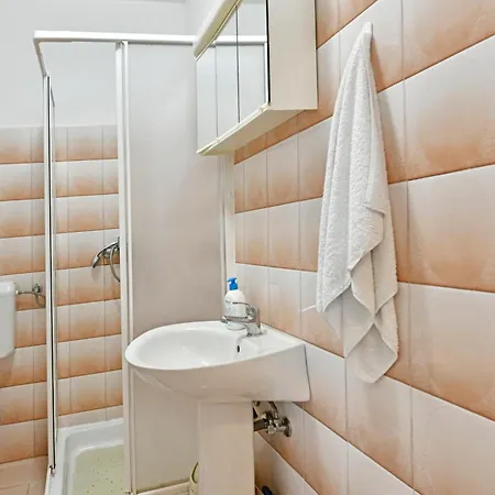 Slavica Vrvari Apartment *